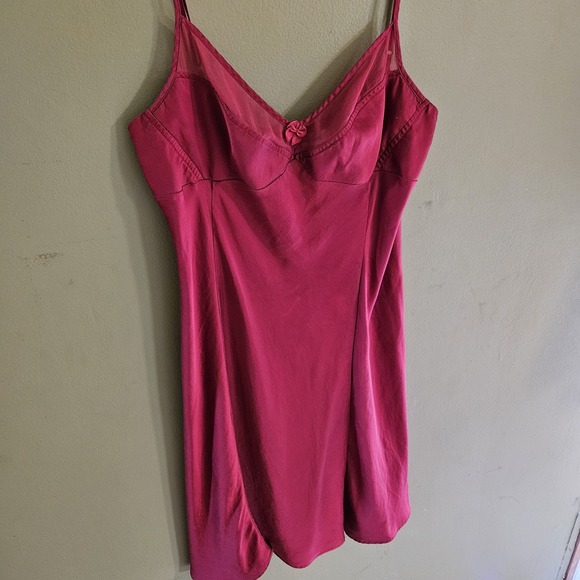 Vintage Victorias Secret VS Red 100% Silk Slip Nightgown Lingerie Strap Bow
